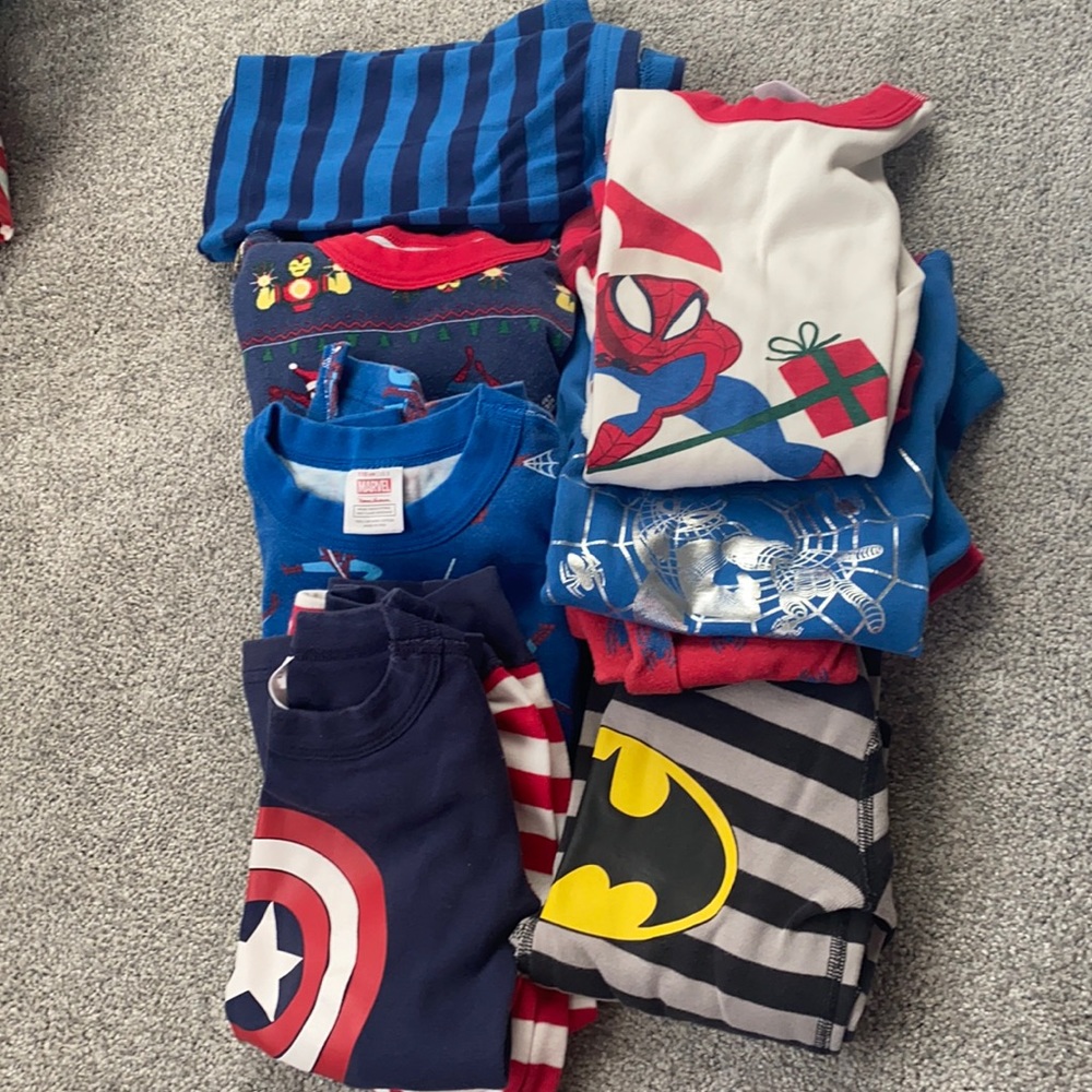 Boy Hanna Andersson size 5 pj set